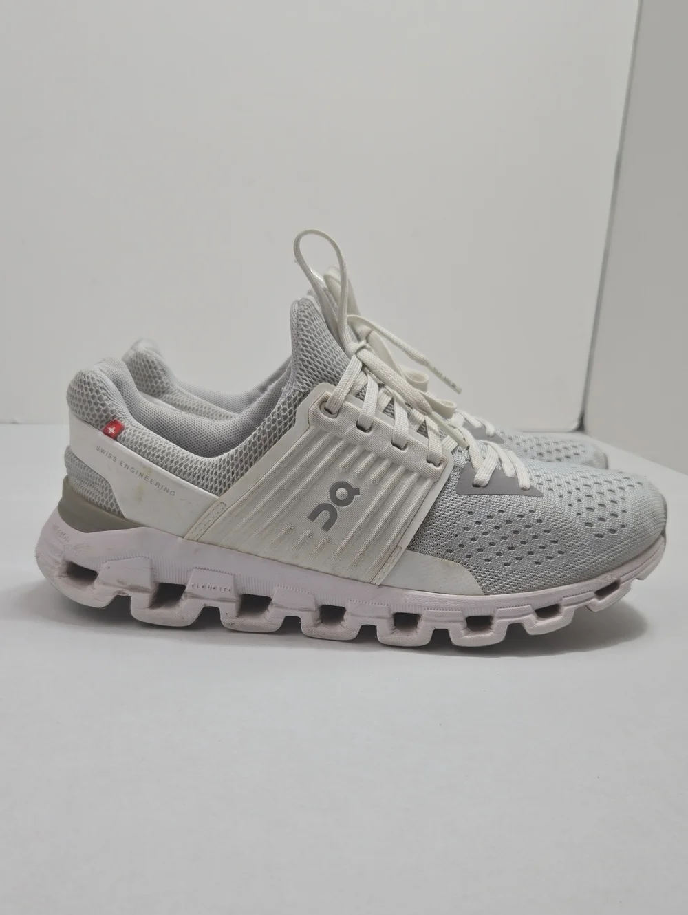 Size 7.5 - ON Cloudswift Glacier Women Running Workout Gym